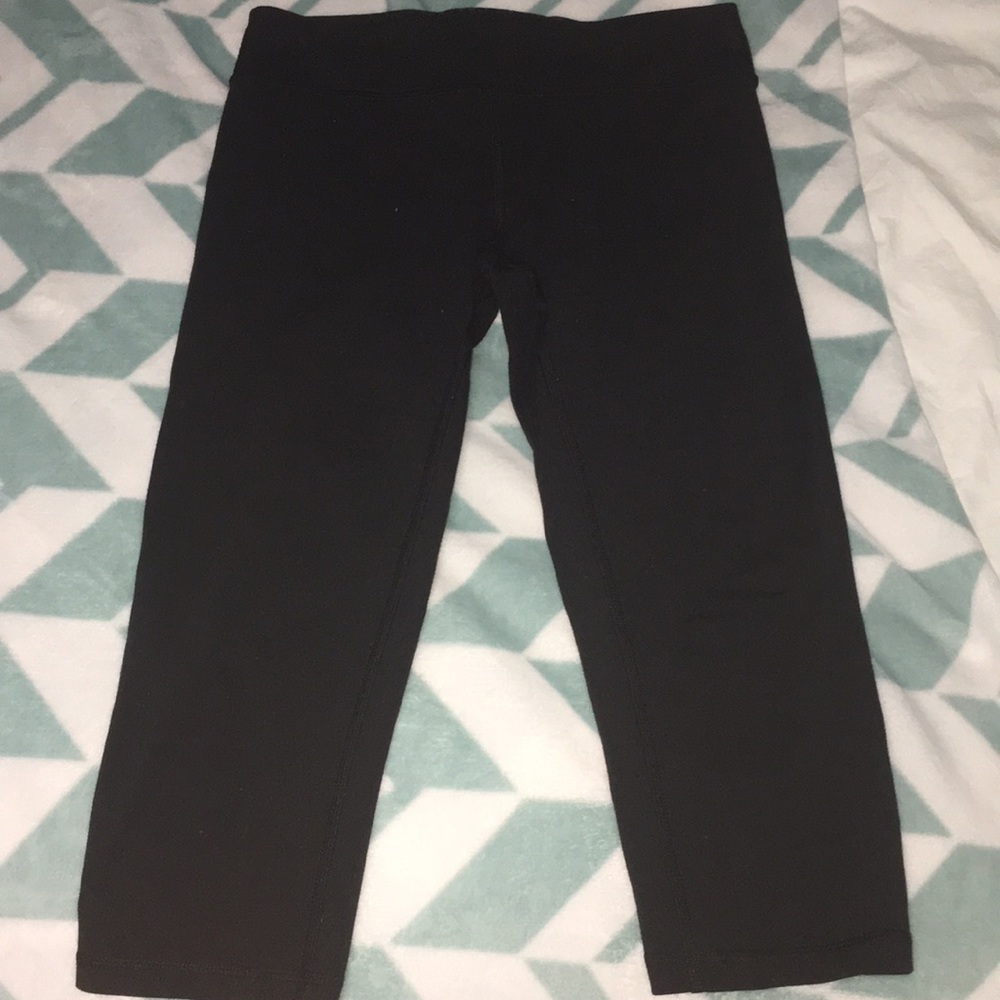 Black capri ivivva leggings